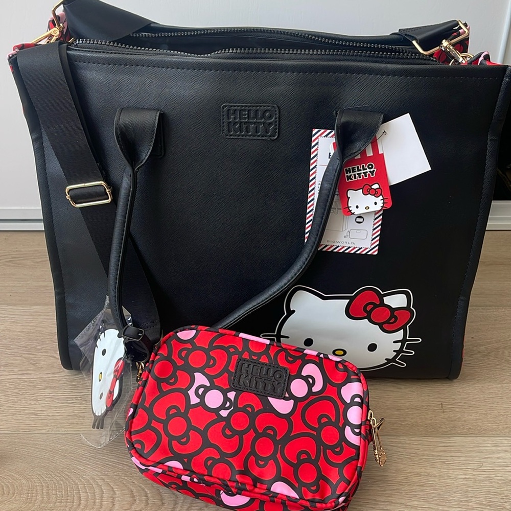 ❤️NEW!!❤️Large Hello Kitty BlackTote w/ bonus FREE Fanny-pack & hello kitty tag.